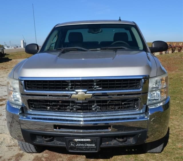 Image of Chevrolet 2500HD equipment image 3