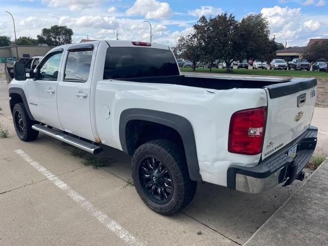 Image of Chevrolet 2500HD equipment image 4