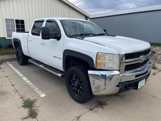 Image of Chevrolet 2500HD equipment image 2