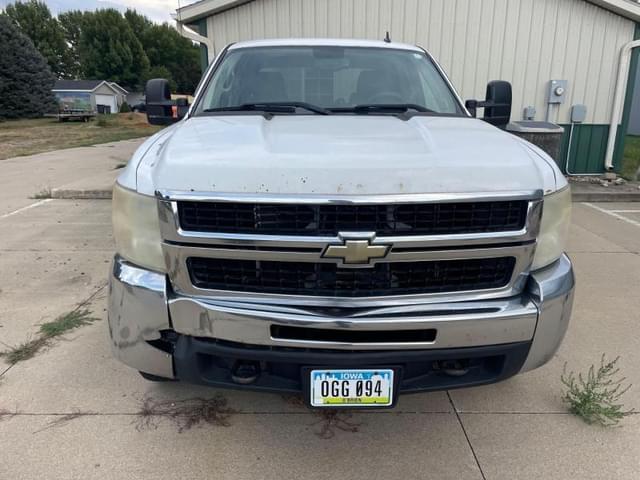 Image of Chevrolet 2500HD equipment image 1
