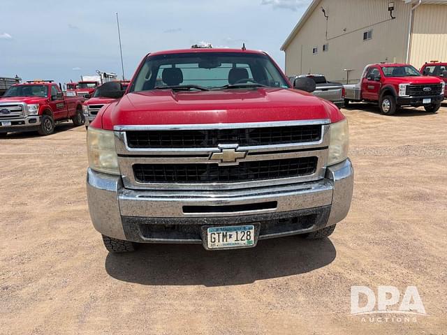 Image of Chevrolet 2500HD equipment image 3