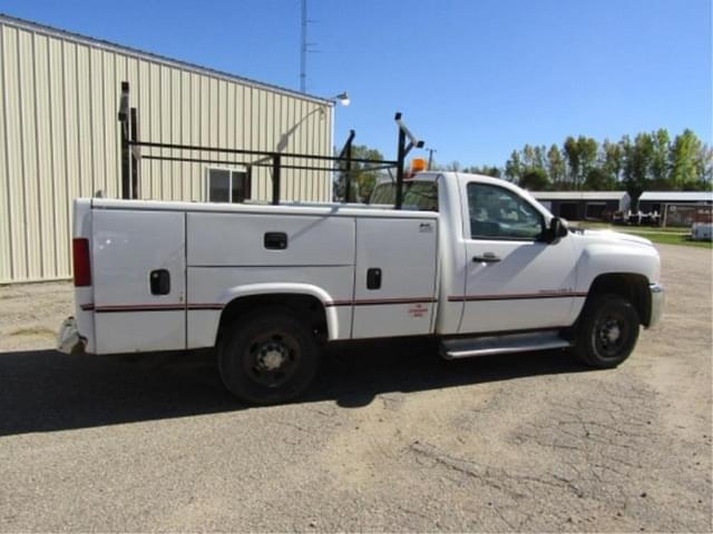 Image of Chevrolet 2500HD equipment image 4