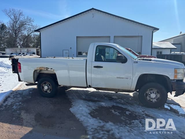 Image of Chevrolet 2500HD equipment image 3