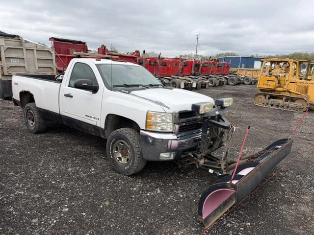 Image of Chevrolet 2500HD equipment image 4