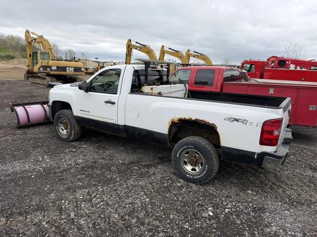 Image of Chevrolet 2500HD equipment image 1