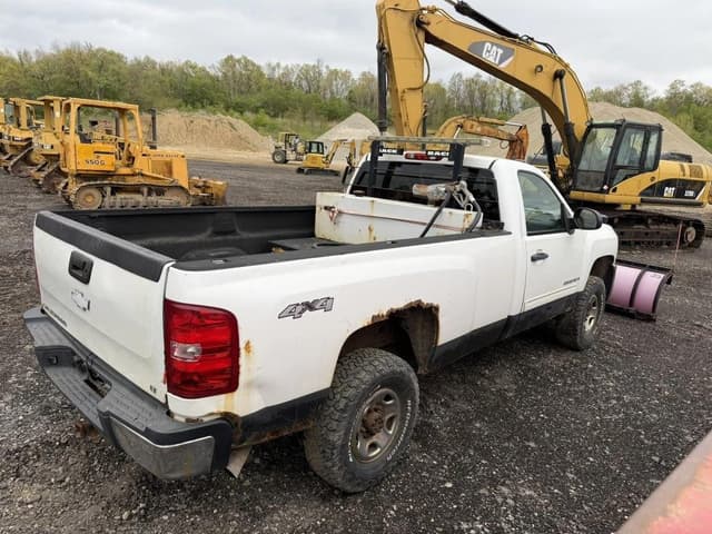 Image of Chevrolet 2500HD equipment image 3