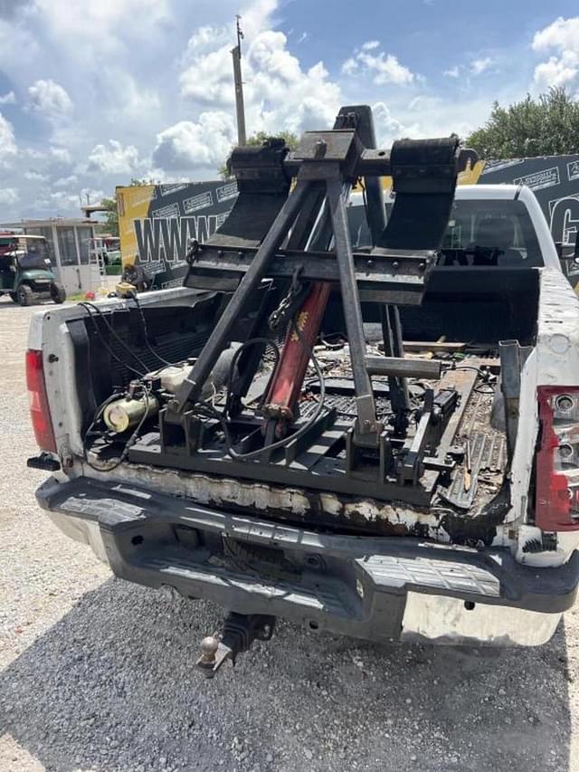 Image of Chevrolet 2500HD equipment image 2