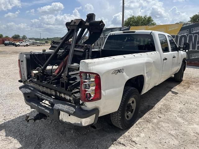 Image of Chevrolet 2500HD equipment image 3