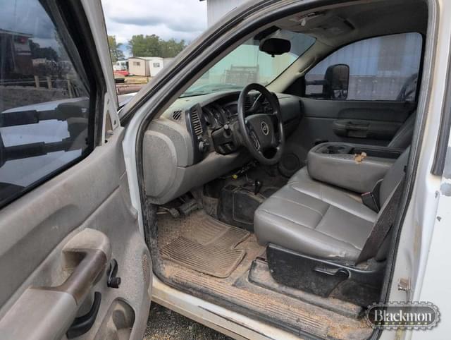 Image of Chevrolet 3500 equipment image 3
