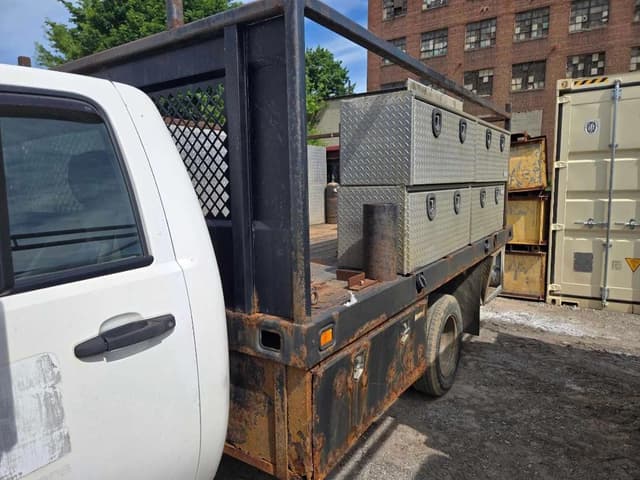 Image of Chevrolet 3500 equipment image 3