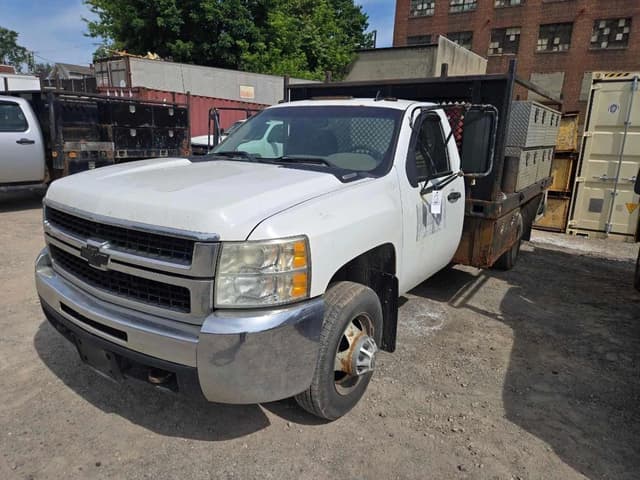 Image of Chevrolet 3500 equipment image 1