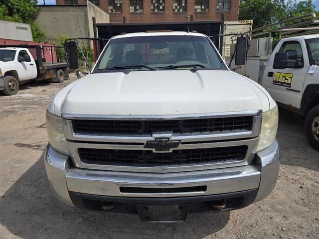 Image of Chevrolet 3500 equipment image 2