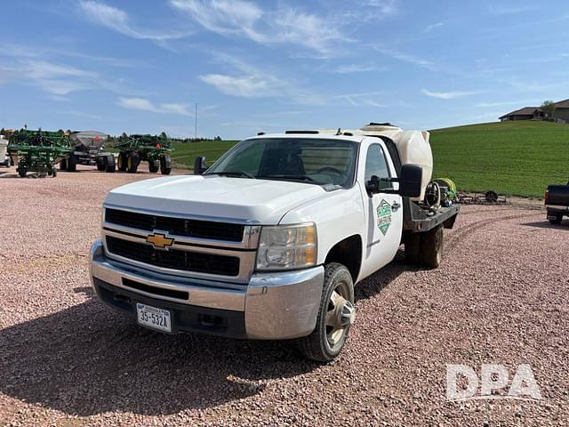 Image of Chevrolet 3500HD equipment image 2