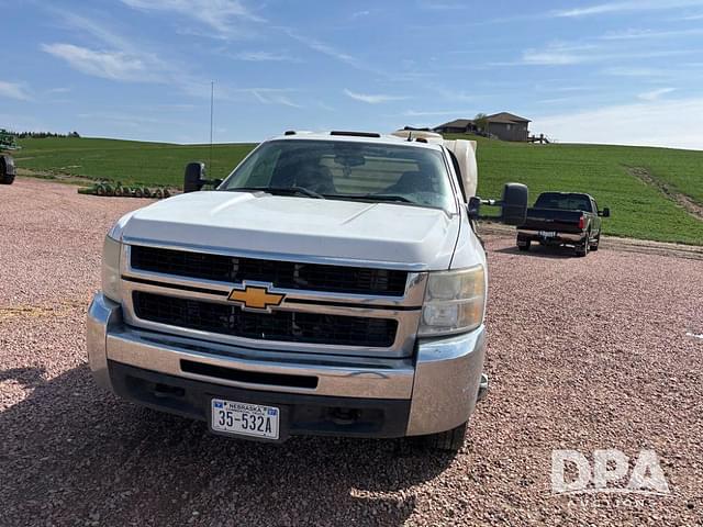 Image of Chevrolet 3500HD equipment image 3