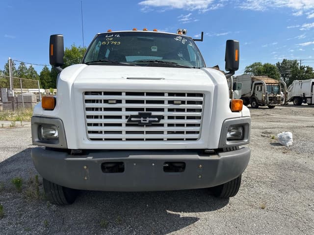 Image of Chevrolet C7500 equipment image 2
