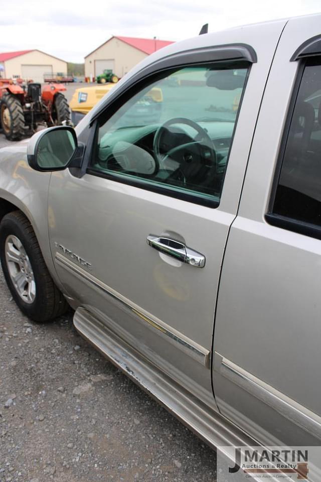 Image of Chevrolet Avalanche equipment image 4