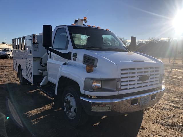 Image of Chevrolet C5500 equipment image 2