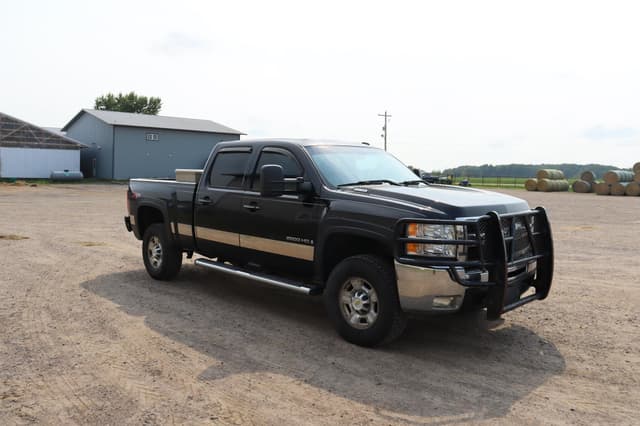 Image of Chevrolet 2500HD equipment image 2