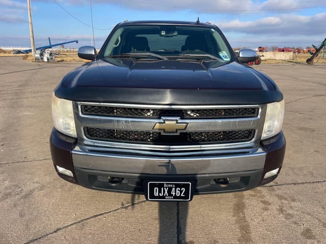 Image of Chevrolet 1500 equipment image 1