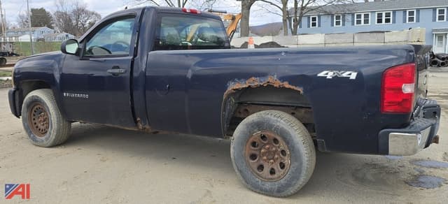 Image of Chevrolet 1500 equipment image 3