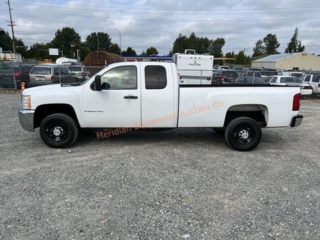 Image of Chevrolet 2500HD equipment image 2