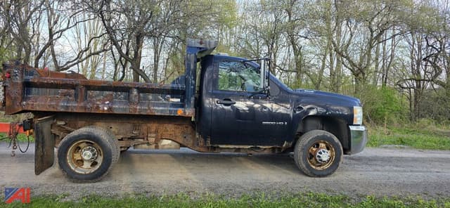 Image of Chevrolet 3500HD equipment image 3