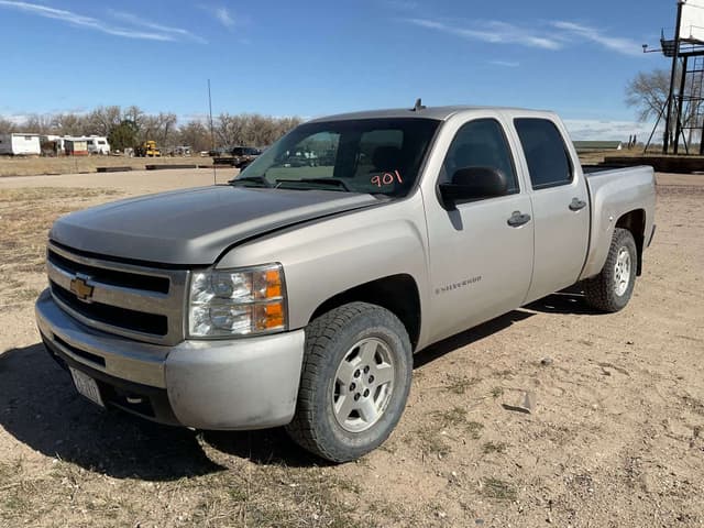 Image of Chevrolet Silverado equipment image 1