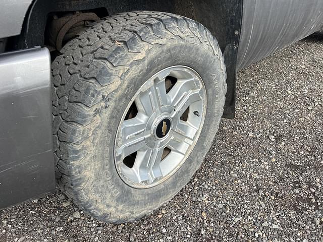 Image of Chevrolet Silverado equipment image 4