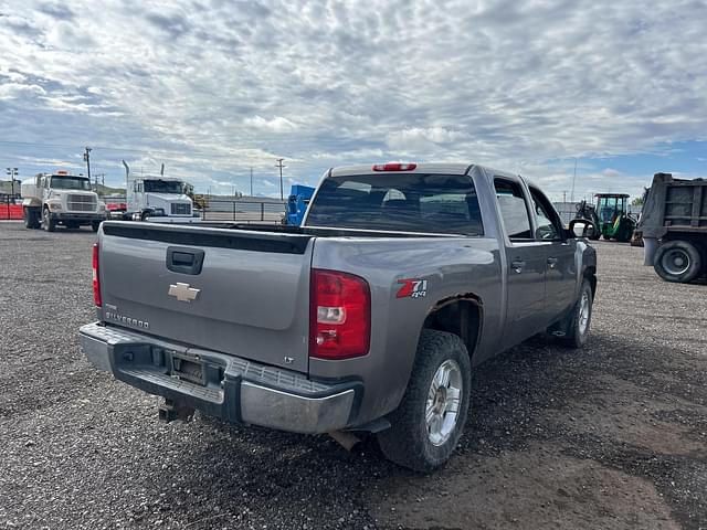 Image of Chevrolet Silverado equipment image 2