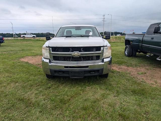 Image of Chevrolet Silverado equipment image 1