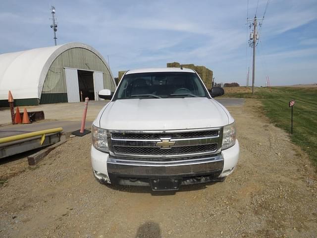 Image of Chevrolet Silverado equipment image 1