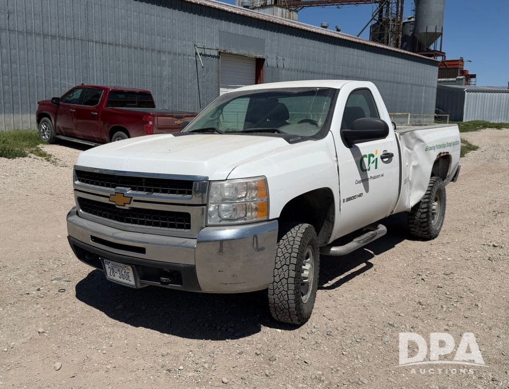 2008 Chevrolet 2500HD Equipment Image0