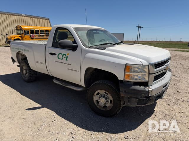 Image of Chevrolet 2500HD equipment image 4