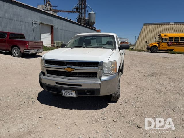 Image of Chevrolet 2500HD equipment image 1
