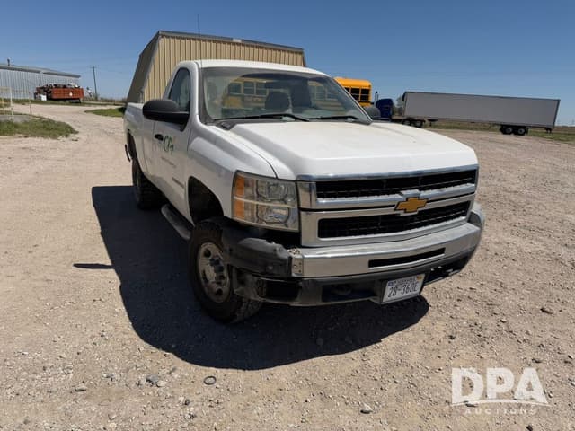 Image of Chevrolet 2500HD equipment image 3