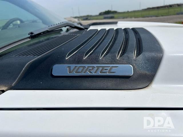 Image of Chevrolet 2500HD equipment image 3