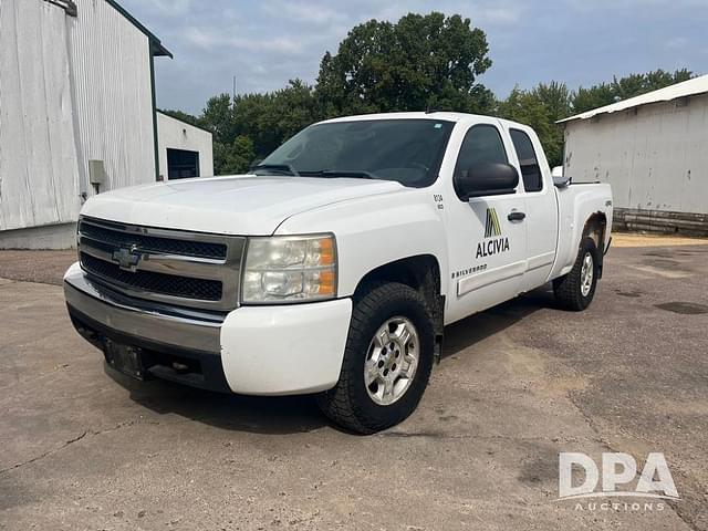 Image of Chevrolet Silverado equipment image 1