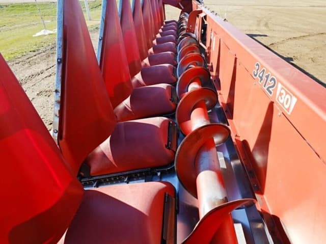Image of Case IH 3412 equipment image 4