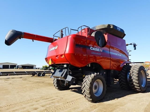 Image of Case IH 7010 equipment image 3