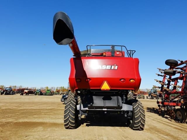 Image of Case IH 7010 equipment image 4