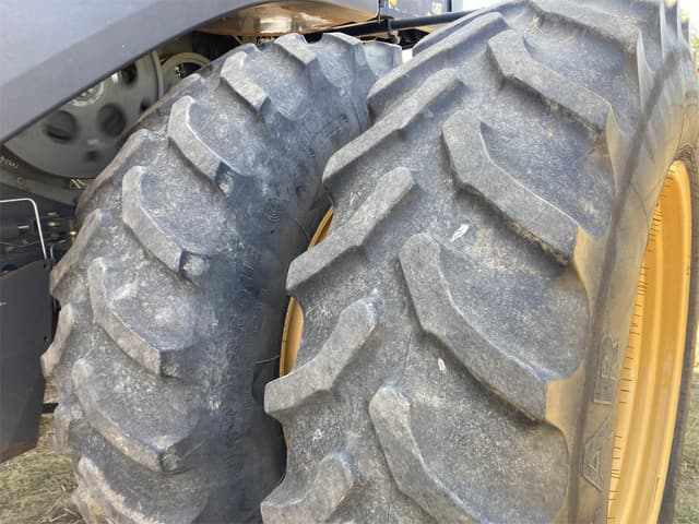 Image of CLAAS Lexion 570R equipment image 4