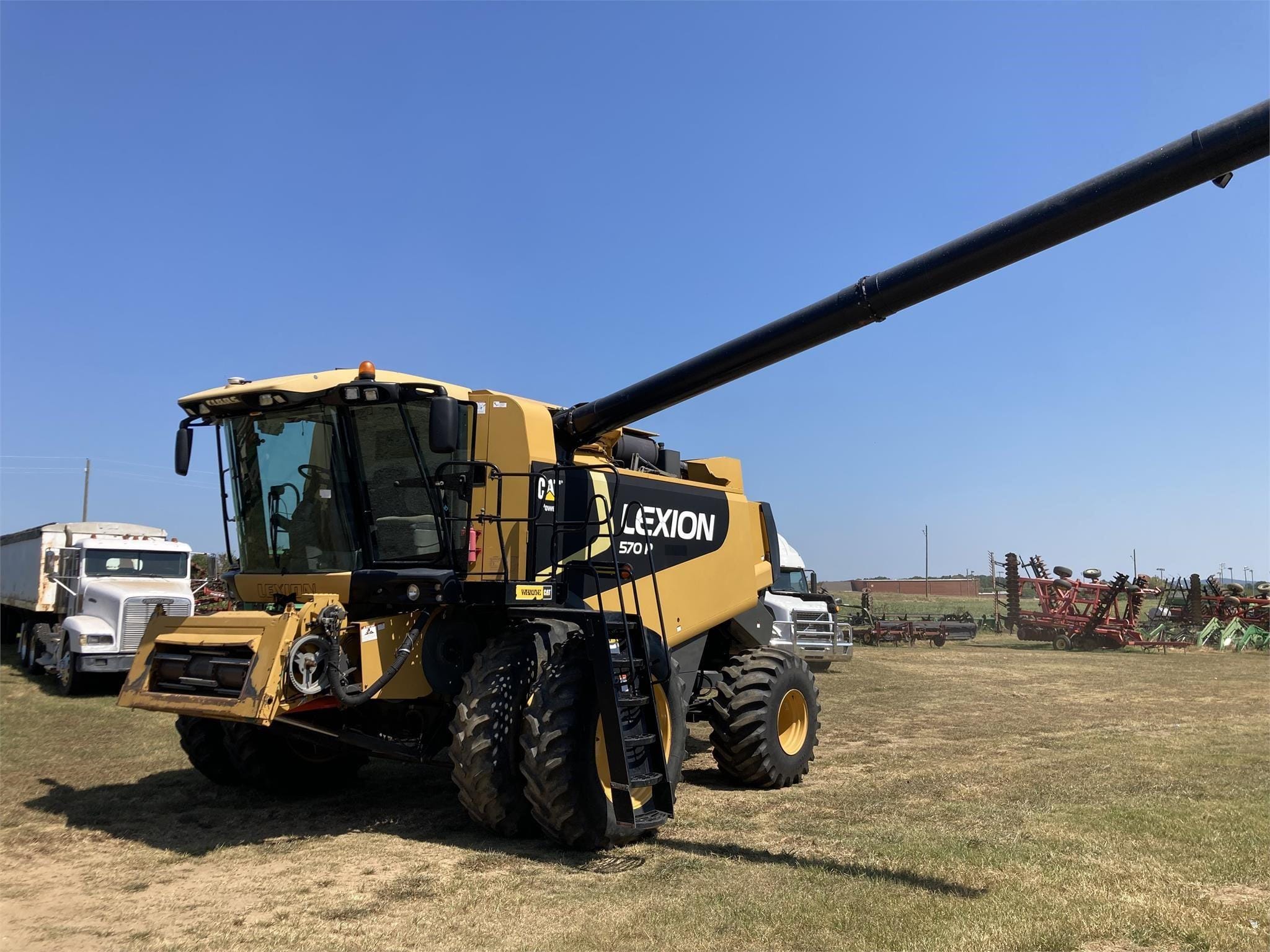 2008 CLAAS Lexion 570R Equipment Image0