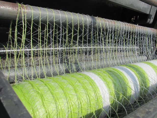 Image of CLAAS Variant 380 equipment image 4