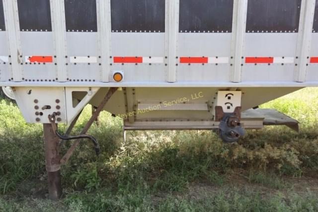 Image of Cornhusker 800 equipment image 4