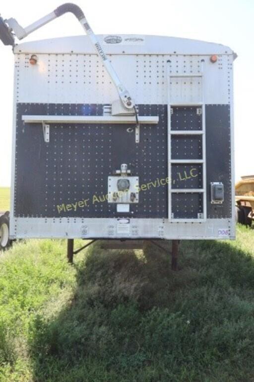 Image of Cornhusker 800 equipment image 1