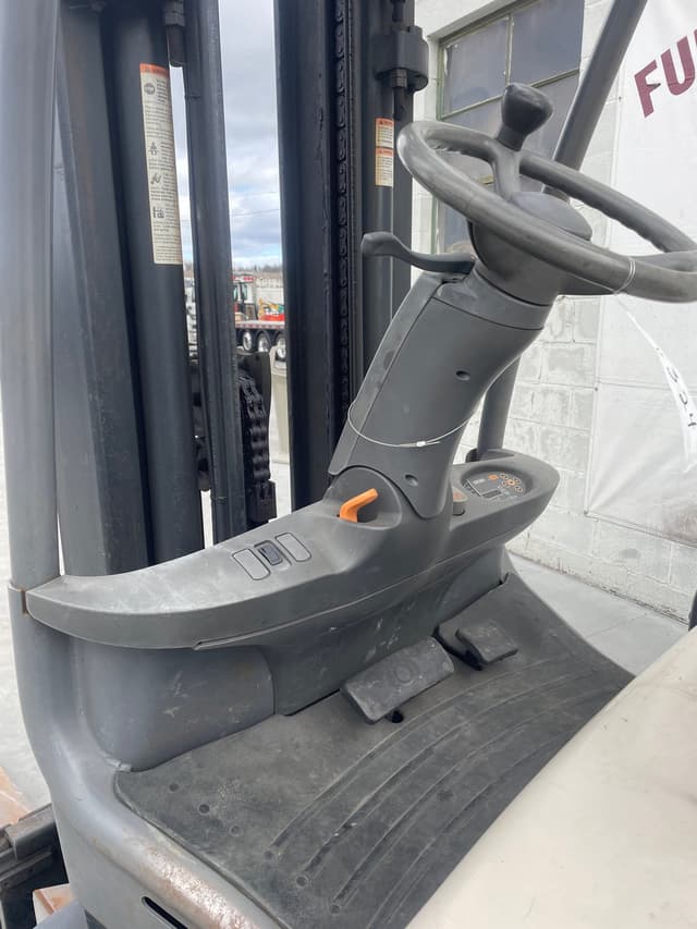 Image of Crown FC4515-40 equipment image 4