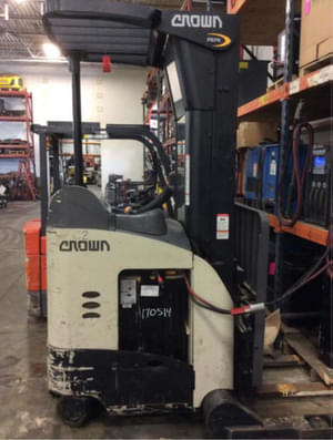 2008 Crown RR5225-35 Image