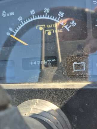 Image of Cub Cadet EX3200 equipment image 3