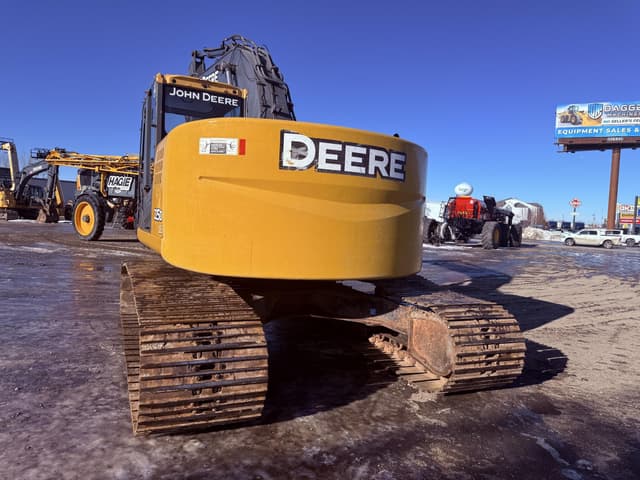 Image of John Deere 225D equipment image 4