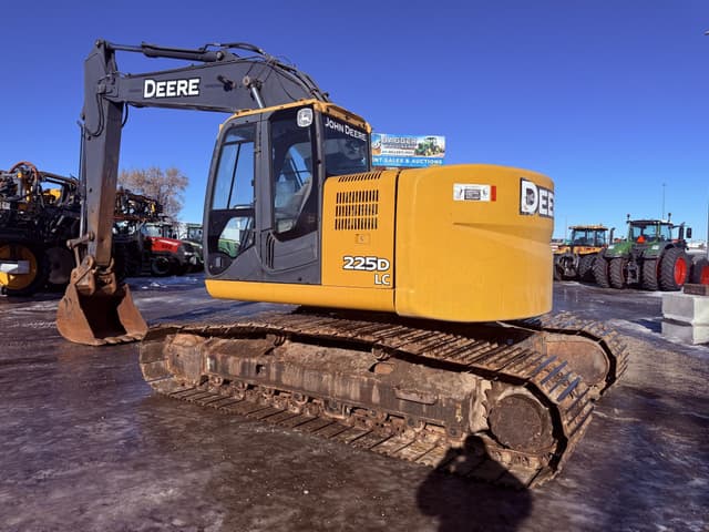 Image of John Deere 225D equipment image 3